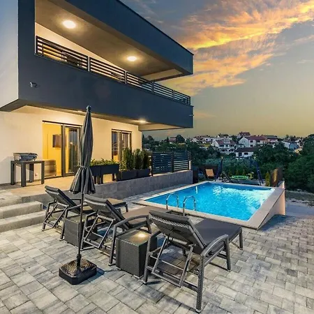 Belica Comfortable Holiday Villa